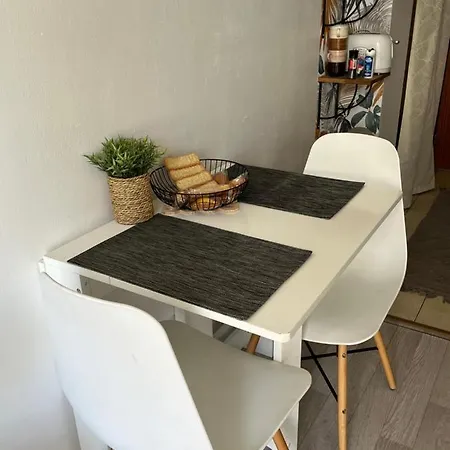 Au Coeur Du Centre De La Rochelle Au Calme Avec Stationnement Gratuit Apartment