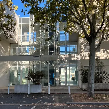 Au Coeur Du Centre De La Rochelle Au Calme Avec Stationnement Gratuit Apartment
